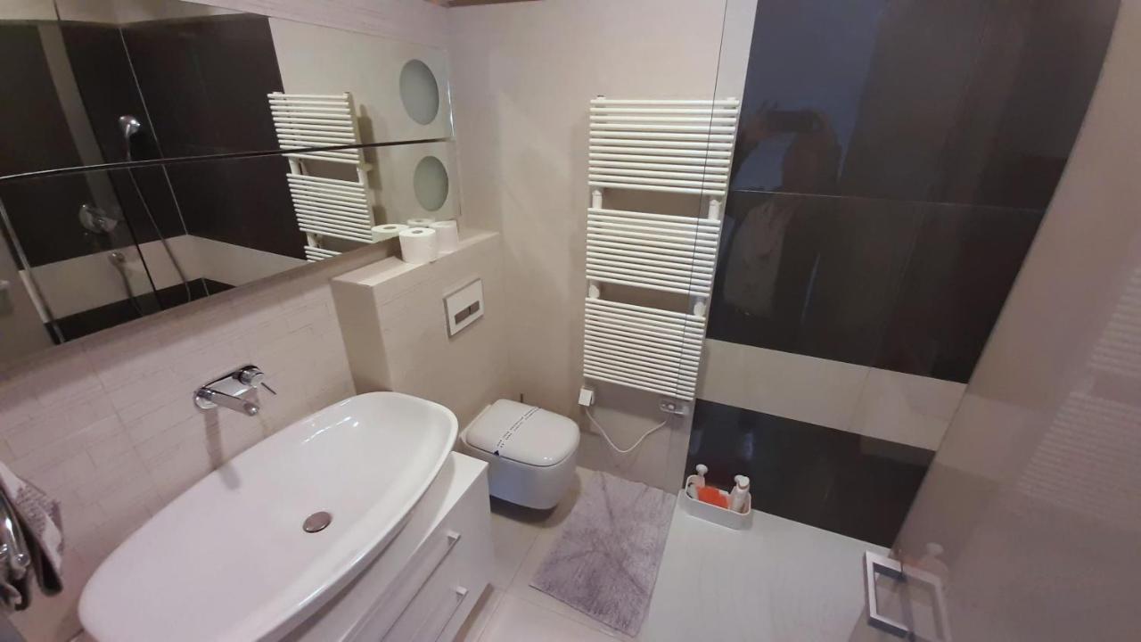 Apartment Iva Omis Exterior photo